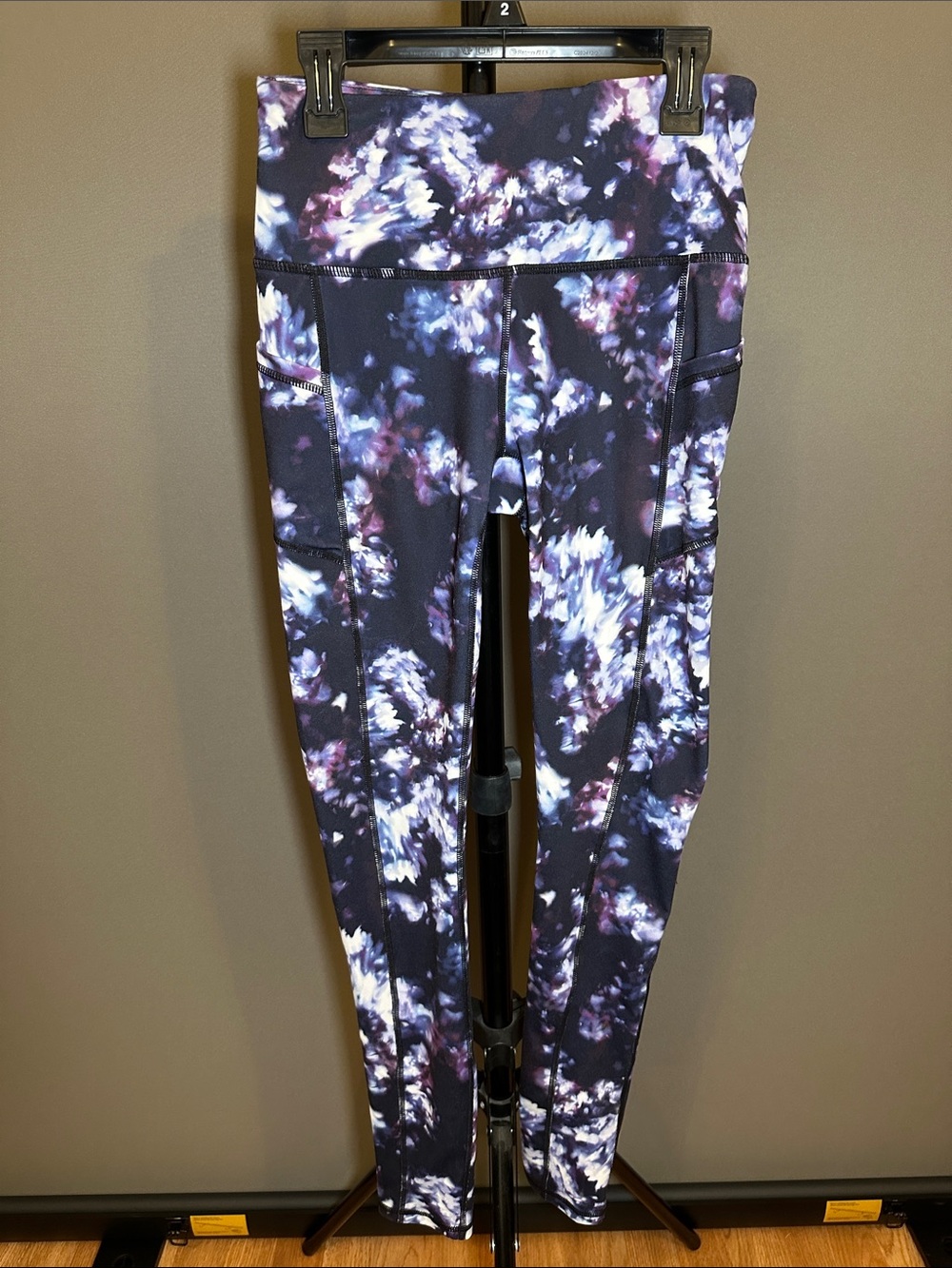 GAIAM Black and Purple Tie-Dye High-Waist Leggings with Side Pockets